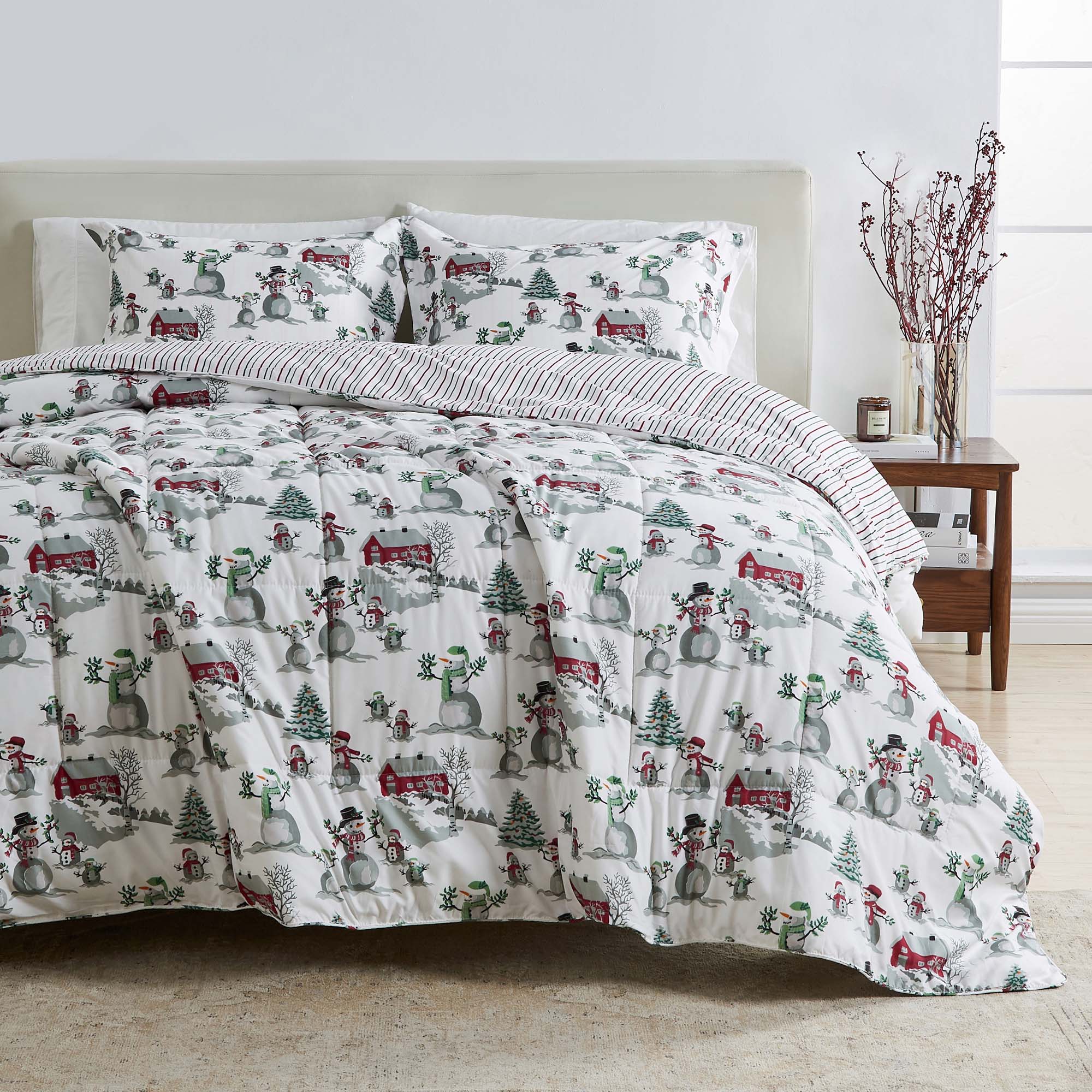 greatbayhome Quilts & Comforters Full / Queen / Winter Wonderland Reversible Winter Comforter Set - Odette Collection Reversible Winter-Printed Comforter Set | Odette Collection 